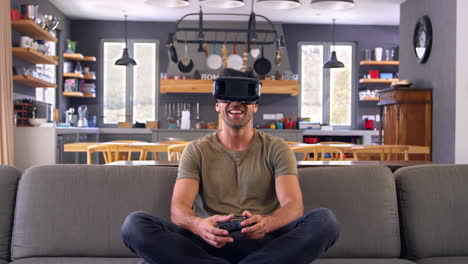 Mann-Spielt-Computerspiel-Und-Trägt-Ein-Virtual-Reality-Headset