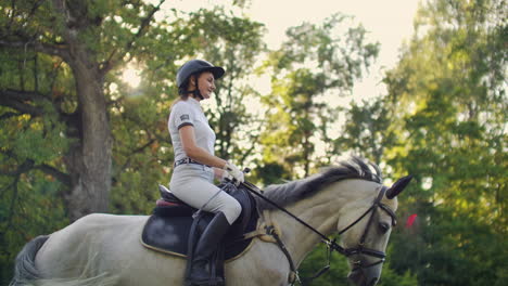 It's-walk-in-nature.-Professional-horsewomen-is-riding-on-her-horse.