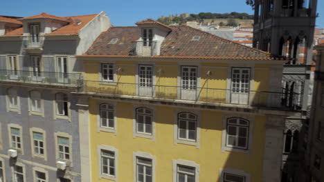 Vista-De-Lisboa-Con-El-Ascensor-De-Santa-Justa-Portugal.