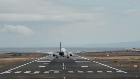 A-landing-plane-from-the-back