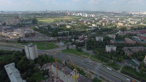 Stadtbild-Aus-Der-Luft-Im-Sommer,-Moskauer-Stadtbild,-Russland