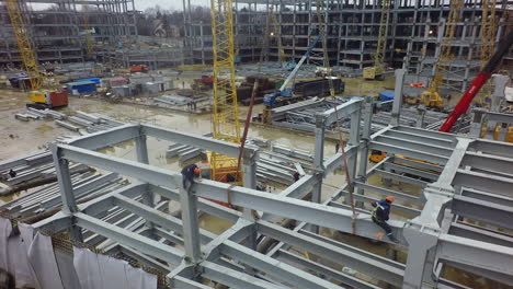 Stahlkonstruktionen-Von-Industriegebäuden-Auf-Der-Baustelle-Aus-Der-Luft