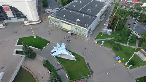 Flug-über-Das-VDNH-Ausstellungszentrum-In-Moskau,-Russland