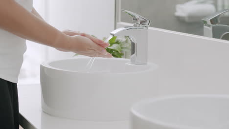 Händewaschen-Ist-Heutzutage-Eine-Gute-Gewohnheit-Geworden