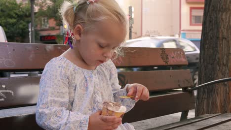 All-kids-love-chocolate-ice-cream