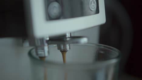 Kaffeemaschine-Ist-In-Betrieb