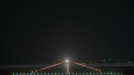 Avión-En-El-Cielo-Nocturno