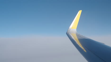 Blick-Aus-Dem-Flugzeugfenster