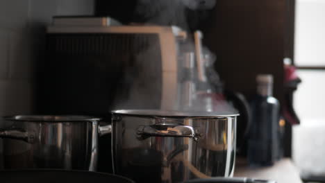 Steam-on-pot-at-kitchen