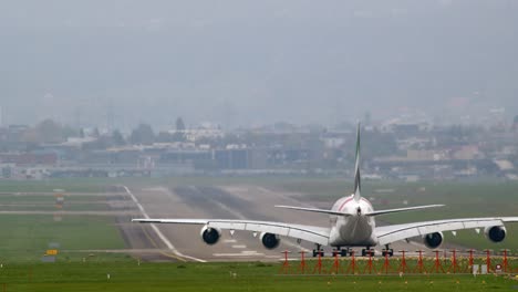 Airbus-A380-800-Superjumbo-Despegue