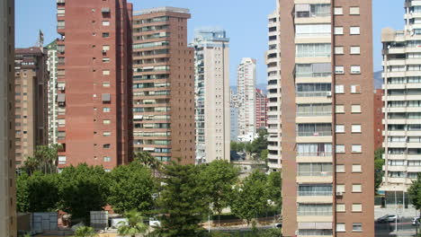 Paisaje-Urbano-Con-Edificios-Residenciales-De-Gran-Altura