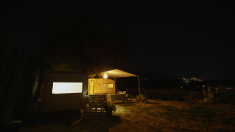 Nighttime-timelapse-with-cozy-campervans
