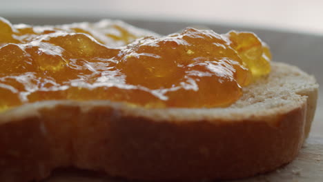 Citrus-jam-with-white-bread