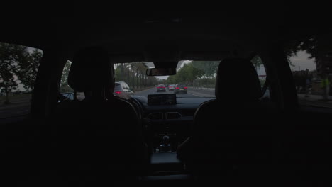 Vater-Und-Sohn-Fahren-In-Einem-Auto