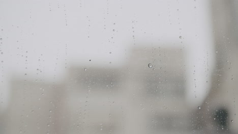 Fensterglas-Nach-Regen