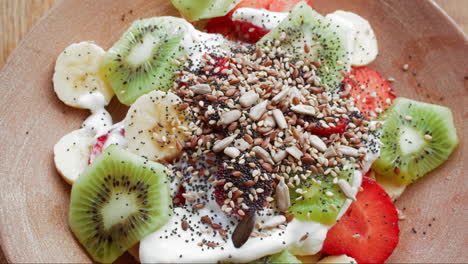 Fruit-salad-with-greek-yogurt-and-seeds