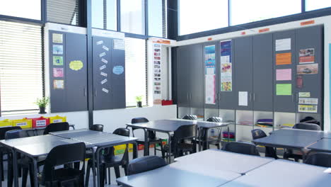 Empty-classroom-in-a-modern-high-school