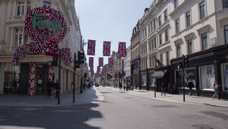 Vista-De-New-Bond-Street-Desde-Old-Bond-Street-En-El-West-End-De-Londres,-Reino-Unido