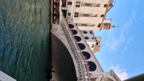 Vertical-hyperlapse-from-vaporetto-boat-sailing-Grand-Canal-of-Venice