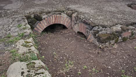 Ancient-Drainage-System-in-Pompeii,-Italy