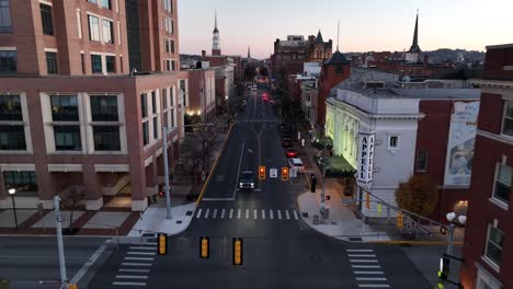 Downtown-York,-Pennsylvania-traffic-and-buildings-during-sunset