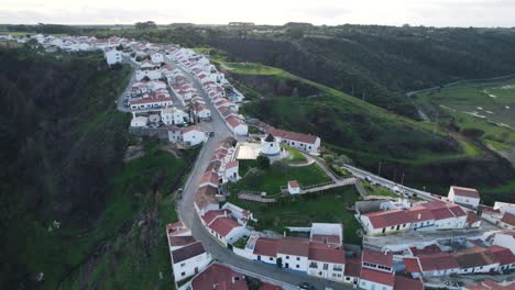 Vista-Panorámica-Aérea-Del-Pueblo-De-Odeceixe,-Aljezur,-Algarve