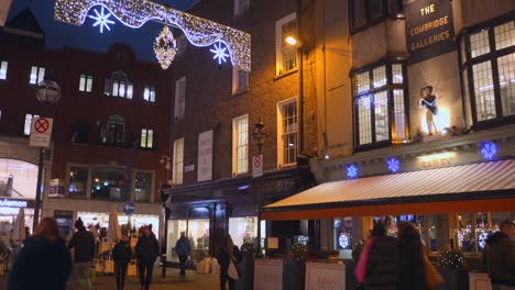 Die-Weihnachtliche-Kulisse-Des-Wunderschön-Beleuchteten-Einkaufsviertels-In-Dublin