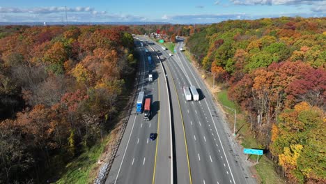 Autumn-foliage-lining-highway-in-Appalachia