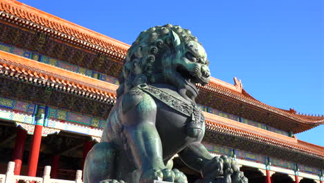 The-Forbidden-City-in-Beijing,-China,-an-ancient-Eastern-civilization,-features-Chinese-style-architecture-and-royal-gardens