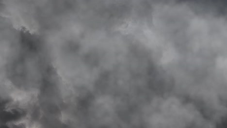 Gewitter-In-Der-Dunkelgrauen-Wolke-Mit-Blitz,-4K-Hintergrund