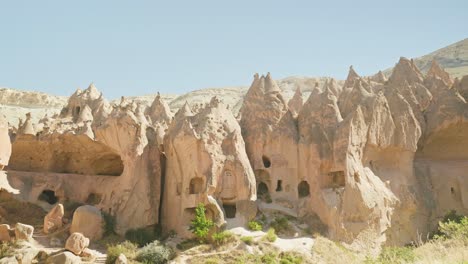 Amazing-dramatic-rock-formations-cave-houses-Zelve-open-air-museum