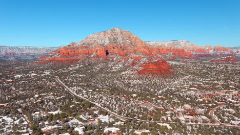 Red-mountain,-Capitol-Butte,-in-Sedona-Arizona,-establishing-mountain-landscape