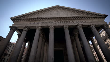 Tourists-visit-Pantheon-in-Rome-,-Italy