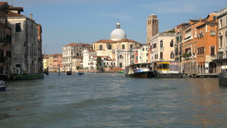 Stabilisierte-Aufnahme-Des-Canal-Grande-Von-Venedig-In-Italien