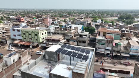 Solar-panels-on-rooftop-in-urban-Badin,-Pakistan