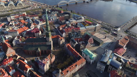 Ascending-aerial-shot-of-Riga-Old-Town