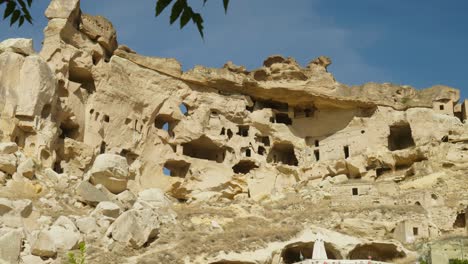 Amazing-rock-cave-houses-dominate-skyline-Turkish-village-Cavusin