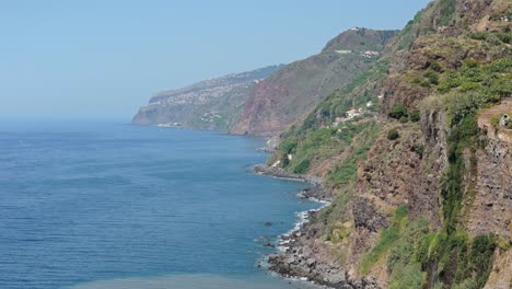 Rocky-cliff-on-island-coast,-popular-travel-destination-in-Madeira,-Portugal