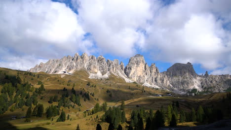 Dolomiten-Italien---Bergrücken-Pizes-De-Cir,-Südtirol