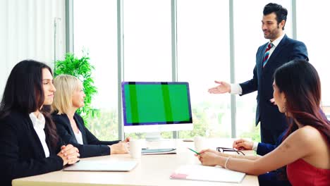 Business-people-in-the-conference-room-with-green-screen