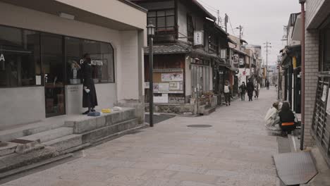 Leere-Straßen-Des-Touristischen-Und-Historischen-Bezirks-Higashiyama-In-Kyoto-Mit-Wenigen-Touristen,-Die-Während-Der-Covid-19-Pandemie-Einem-Internationalen-Reiseverbot-Unterliegen
