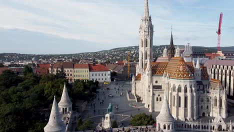 Tourists-explore-Fisherman's-Bastion-on-Castle-hill-in-Budapest