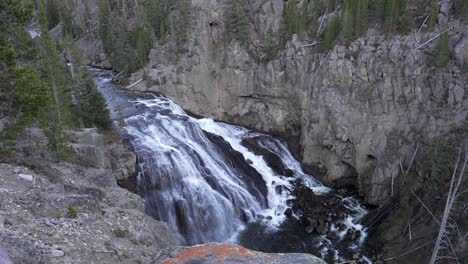 Zeitlupenaufnahme-Von-Gibbon-Falls-Im-Yellowstone