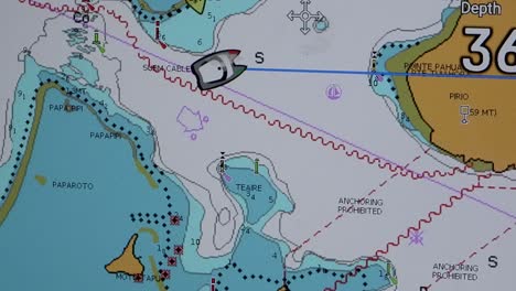 Ansicht-Der-Elektronischen-Seekarte-Mit-Markierter-Bootsposition,-Bora-Bora