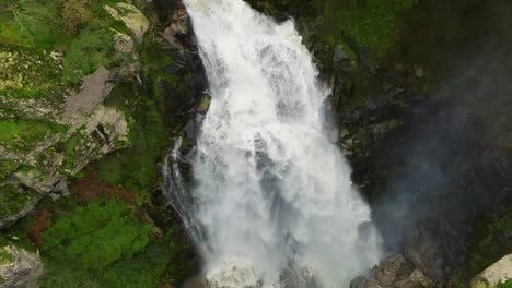 Foamy-Stream-Of-Fervenza-do-Toxa-Waterfalls-In-Quintas,-Pontevedra,-Spain