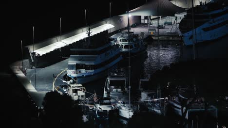Sorrento-Marina-Docks-Im-Mondlicht,-Italien