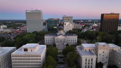 South-Carolina-State-House-and-government-buildings-on-capitol-grounds-in-downtown-Columbia,-SC-at-sunrise