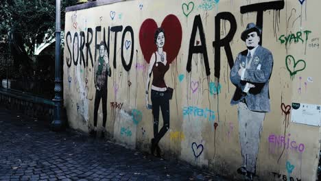 Die-Lebendige-Straßenkunst-Von-Tvboy-In-Sorrent,-Italien