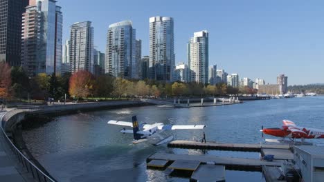 Seaplane-Leaving-Vancouver-Harbour-Flight-Centre-At-Burrard-Landing-In-Vancouver,-BC,-Canada