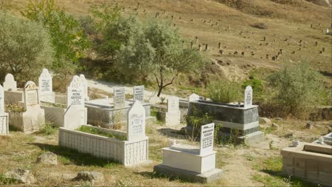 Spirituelle-Islamische-Muslimische-Friedhof-Grabmarkierungen-Türkische-Landschaft